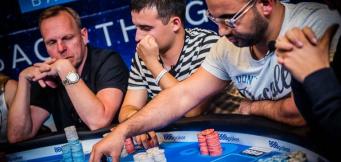 Ce înseamnă Slow Rolling în poker?